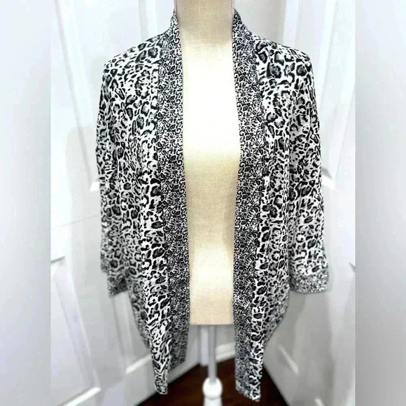 Roz and Ali open front jacket, kimono, tones of grey, animal print Silky feel - Picture 1 of 8